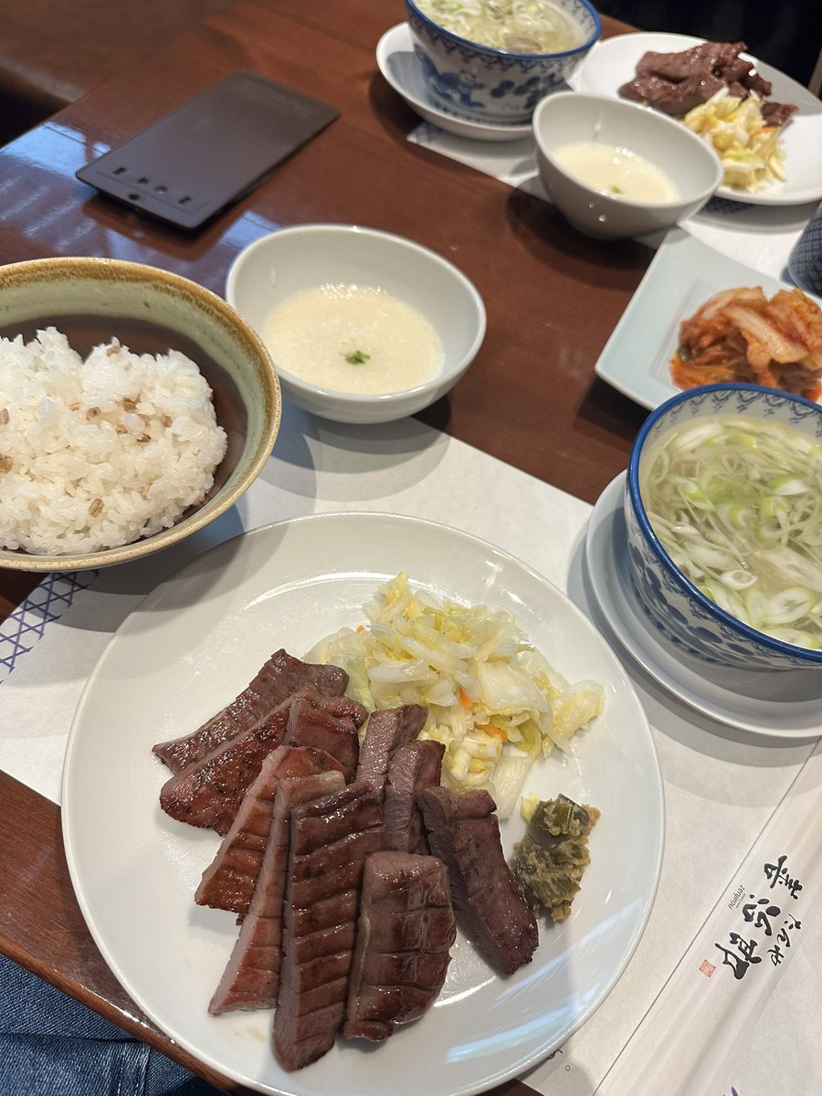thisissatsuki's tweet photo. 仙台行ってきました🥳101歳のおばあちゃんに会いに行きました🩷そしてまだまだ元気💖💖 https://t.co/YuuLw6JnIt