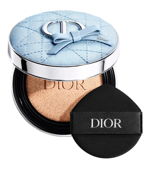 ao_beauty7's tweet photo. ちょっっっ……！！！
Diorのクッションファンデケース一目惚れ。
6/26～先行発売。
ぜったい買う。 https://t.co/TH8Du1uyQ1