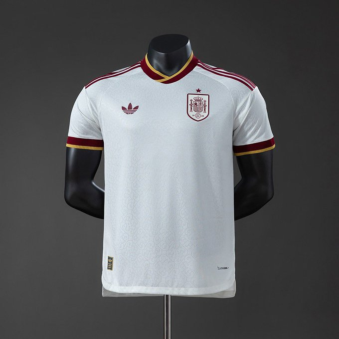 LaNuevaEraFCB_'s tweet photo. Sorteamos una camiseta de España a elegir antes de su debut en el Mundial

✅Para participar:  

Darle MG❤️ y RT🔁 al tweet 

Sigue a @17ct_info y  a @LaNuevaEraFCB_

Menciona a un amigo para aumentar tus probabilidades🫂 https://t.co/FsZcJioBno