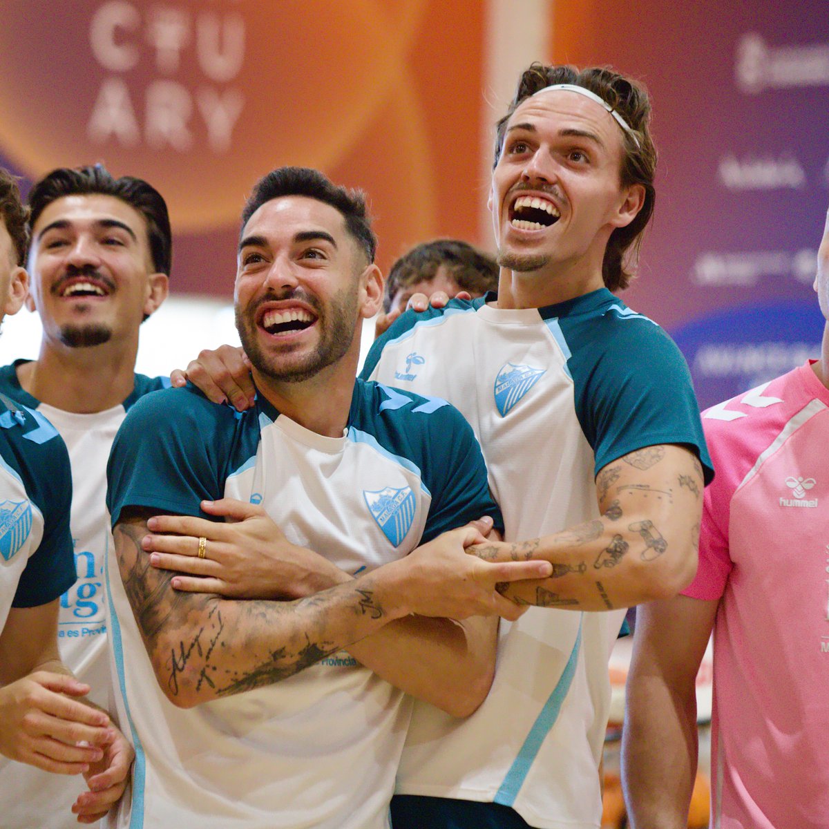 MalagaCF's tweet photo. 🏀 Arrancando la semana en @TheEmbassyTCH