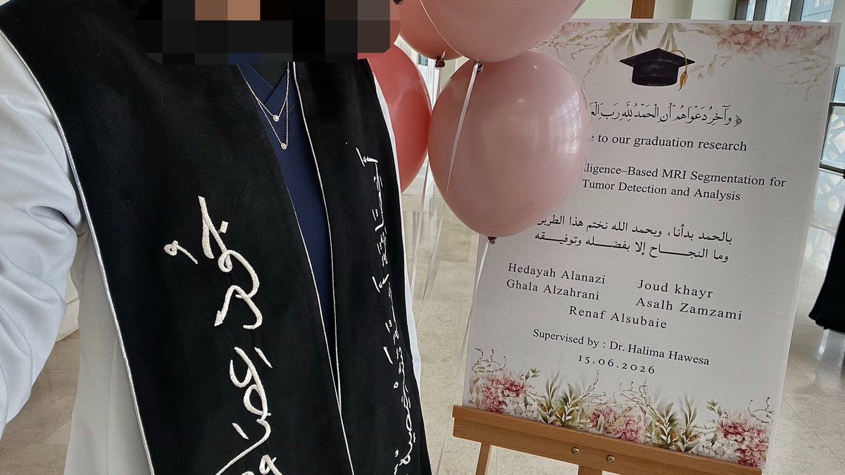 joudness's tweet photo. (وآخر دعواهم أن الحمد لله رب العالمين)
أنوار التمام لنا تجلت ولولا اللّه ما كنا وصلنا
الحمدلله على التمام والكمال، مناقشة بحث التخرج تمت❣️ https://t.co/TKX3GkuQBT