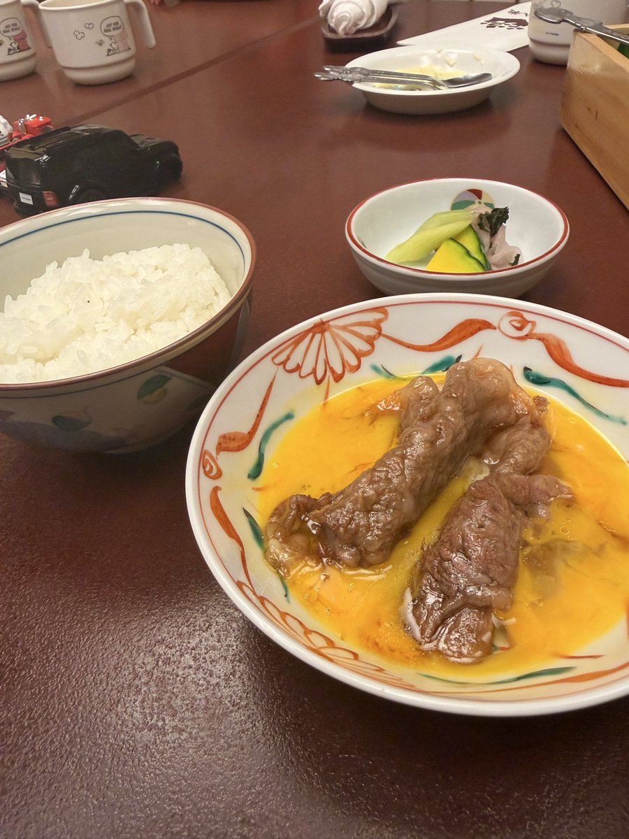 Relinquiteomnem's tweet photo. 1週間早いけど夏至の日ディナー🍽️

最高級のすき焼きは梅雨時期に食べると元気が出ます😋

噛むことなくトロけるお肉の罪深さよ、、

話題はもっぱら
これからのみき家の運営について https://t.co/vdAoQdL83T