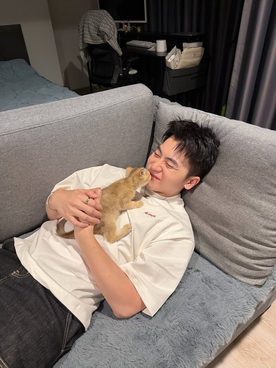 Mrsadmoon's tweet photo. 🐰ชื่อชีสคับ สูง172 ตัวนิดนึง
- ไทป์ENFPชอบเจอคนใหม่ๆแต่ขี้เขิน
-เป็นคนยิ้มง่ายมาก แต่เวลาถ่ายรูปไม่ชอบยิ้ม
-ติดฟังเพลง Kpop สากลคือฟังหมด
-ชอบแต่งตัว ตอนนี้เสื้อผ้าทับตัวตายแล้ว
-ปีนี้ตั้งใจจะยิมเยอะๆ อยากหุ่นเสวๆ🤣
-พบเจอได้ตามevent และ🥩
-คนชอบมองว่าเป็นเคะแต่จริงๆเมะได้นะ https://t.co/FVGpbpS0gO