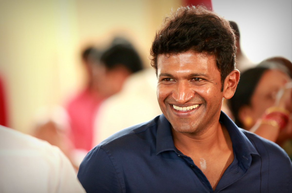 PuneethFC_17's tweet photo. ನೀನದೇ ನೆನಪು ದಿನವೂ ಮನದಲ್ಲಿ ,
ನೋಡುವ ಆಸೆಯು ತುಂಬಿದೆ ನನ್ನಲೀ ನನ್ನಲೀ.🫶🏻❤️
#Appu #PowerStar #PuneethRajkumar #DrPuneethRajkumar #PuneethFC https://t.co/QxiGBgxTOZ