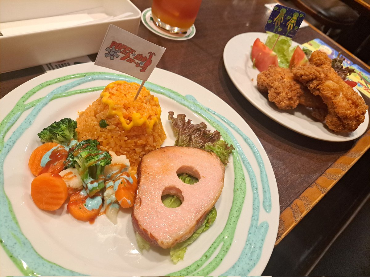 NMhamSTAR's tweet photo. 今日は奏くんとポピぱコラボ中のメイド喫茶JAM秋葉原さん(@jam_akihabara)に行ってきた！店員さんがかわいい！内装のこだわりがすごい！！ごはんが美味しい！！！居心地が良い！！！！月曜日からこんなに幸せに浸れて良いのだろうか😂💖楽しかった〜！
#なまはむのおいしいおもいで https://t.co/oPE5Hb3aew