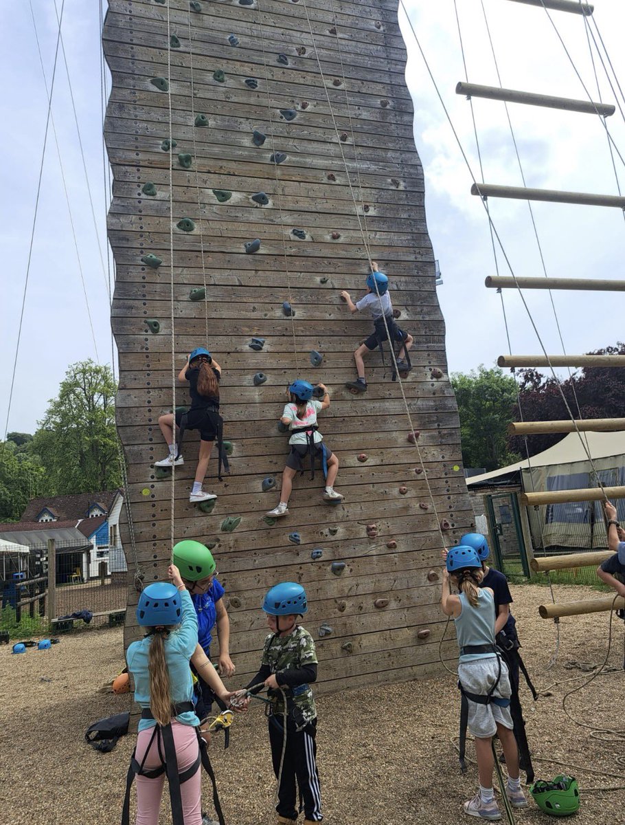 sterfwindsor's tweet photo. What a fun day our year 5 pupils have had! Groups have done a range of activities such as raft building, climbing, water orbs and team challenges. #STERF #STERFEXCELLENCE https://t.co/G921UIFxIB