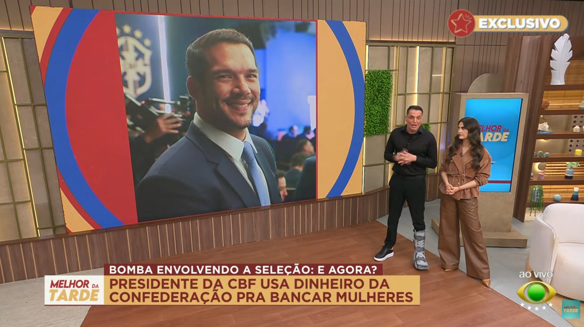 diegoschueng's tweet photo. 💥Leo Dias revelou AGORA no Melhor da Tarde que o presidente da CBF, Samir Xaud, levou a mulher e uma amante para Copa do Mundo. Uma ficou no México e outra em Nova York! Tudo foi pago pela CBF. https://t.co/fgCvu3HpdA