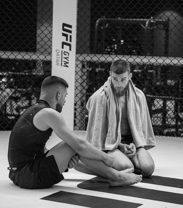 YSFMMA's tweet photo. 🎙️—— ألكساندر توبوريا شقيق إيليا يتحدث لأول مرة بعد خسارته ويدعمه 🙏

“فخور بكل ما تفعله وما فعلته يا أخي، في الانتصار أو التعلم، ممتن دائمًا لله على كل شيء” https://t.co/zMUBnmWWDJ