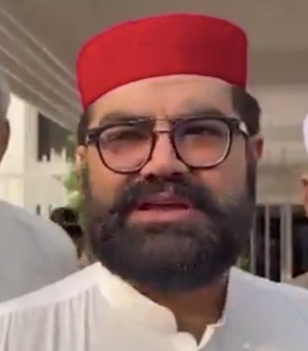 Farryhehe's tweet photo. @ANPMarkaz If Khanzeer had a face https://t.co/zUgGR3xfak