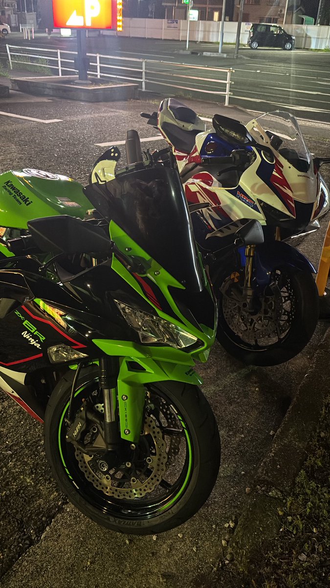 cbr0609's tweet photo. ナイツーご飯大黒集合！楽しかった🏍
ありがとうございました🚗 https://t.co/nrH0YMkqOI