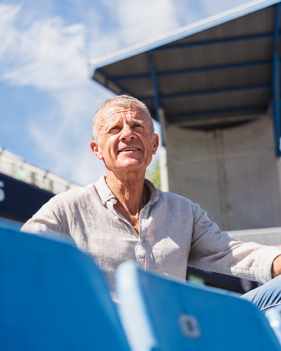 Montpellier__FC's tweet photo. Bon retour à Montpellier coach ! 🤝🫂 https://t.co/Nljn6aFFu4