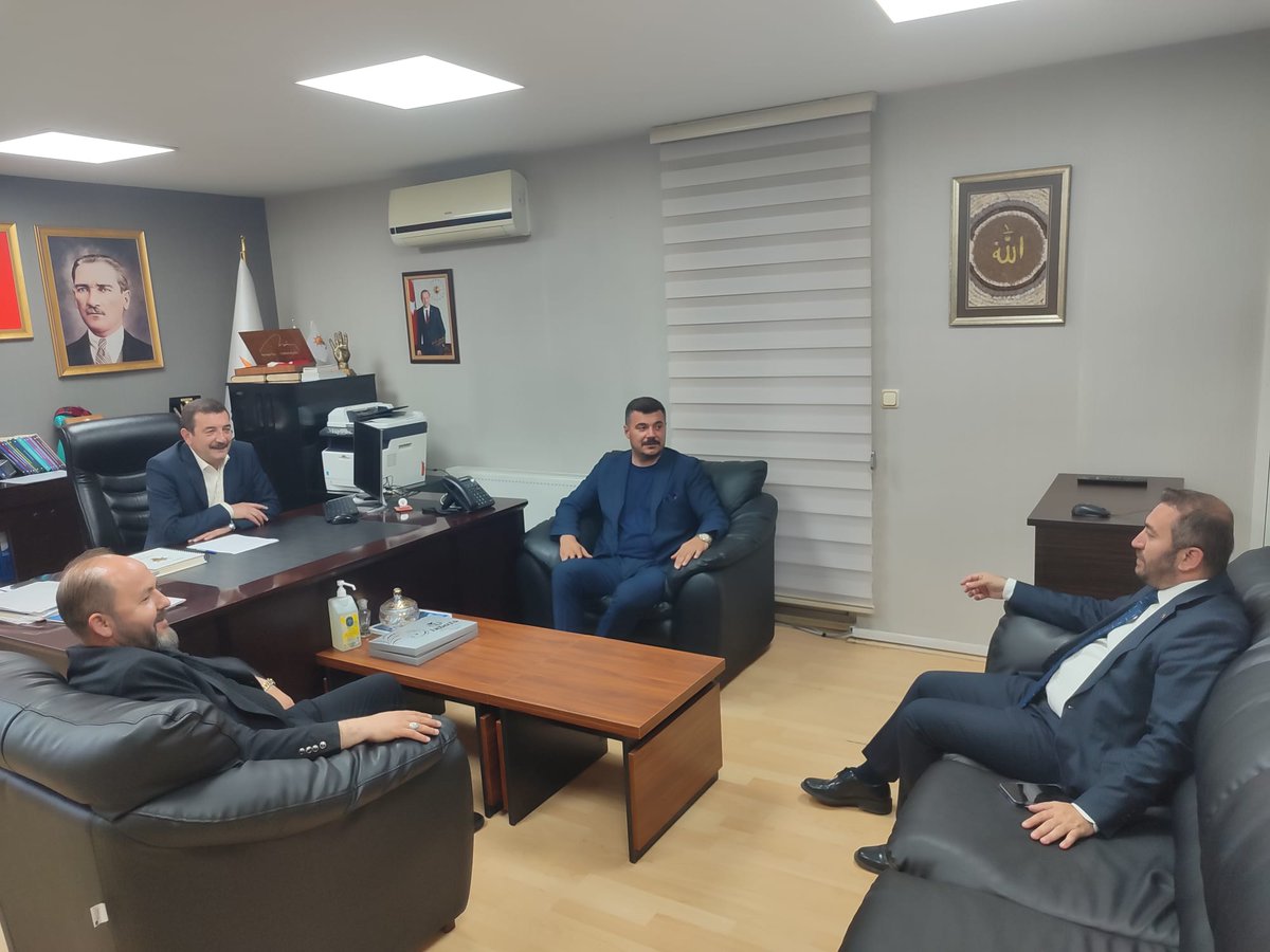 Gzelgz's tweet photo. Mali İşler Birim Başkanlığı  haftalık değerlendirme toplantımız. 
@MDuranTR 
@buraknehir 
@furkanalbayrakk https://t.co/FoKagplFWL