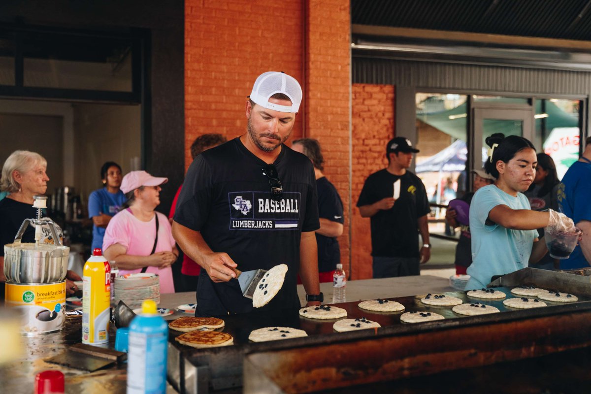 SFA_Baseball's tweet photo. The ultimate grand slam ⚾️🫐🥞

#AxeEm x #LogByLog https://t.co/BQymcM5LTZ