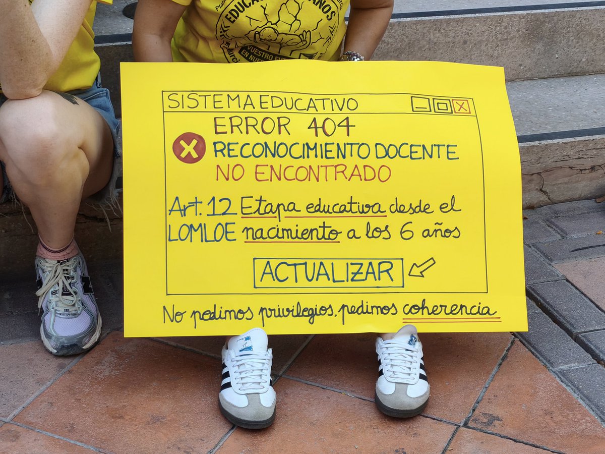 GPSMurcia's tweet photo. ✊🏻Acompañamos a las Educadoras Infantiles en sus reivindicaciones:  salarios dignos, aulas dignas, pareja educativa y ratios ad
ecuadas.

‼️Lopez Miras ha abandonado la Educación Pública.

💛La voz de la infancia debe ser escuchada, para que lo esencial deje de ser invisible. https://t.co/my4BF4X1JA