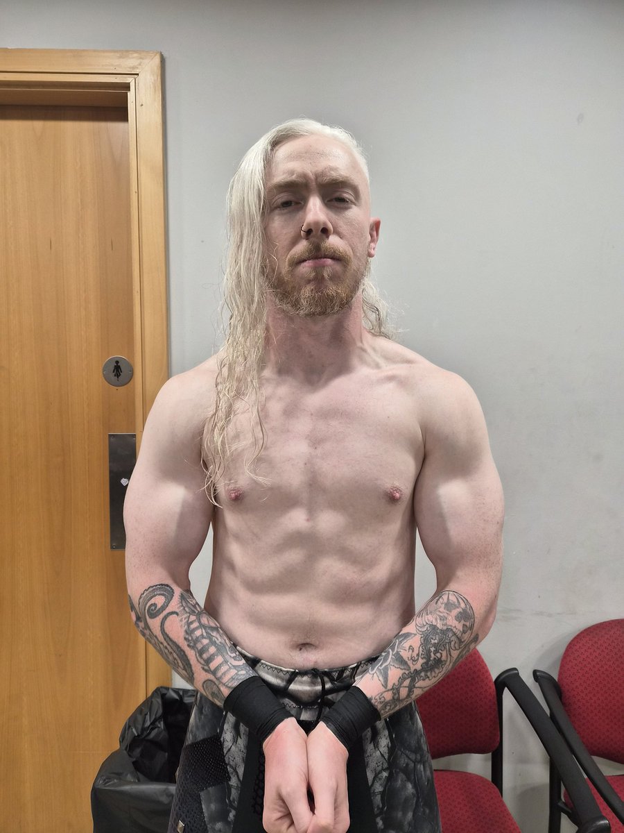 Jay__OTT's tweet photo. At Belfast a fan came to me and said "Has anyone ever told you you look just like Lucius Malfoy"

Quick as a flash I said "My father WILL be hearing about this"

Needless to say, I had the last laugh. https://t.co/tMl32mowxE