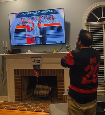 wluper's tweet photo. When the Cup was awarded vs when the @Canes scored the empty net goal to seal it.

#SoundTheSiren #LetsGoCanes #StanleyCupChampions https://t.co/P3vJkRBpod
