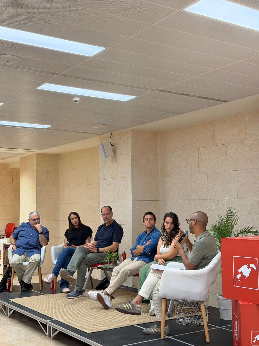 psoemanacor's tweet photo. ❤️ Avui hem assistit a la taula rodona «La regularització de persones migrants com a acte de justícia social i prosperitat compartida», organitzada pel PSIB-PSOE. https://t.co/ady9R7v5R4