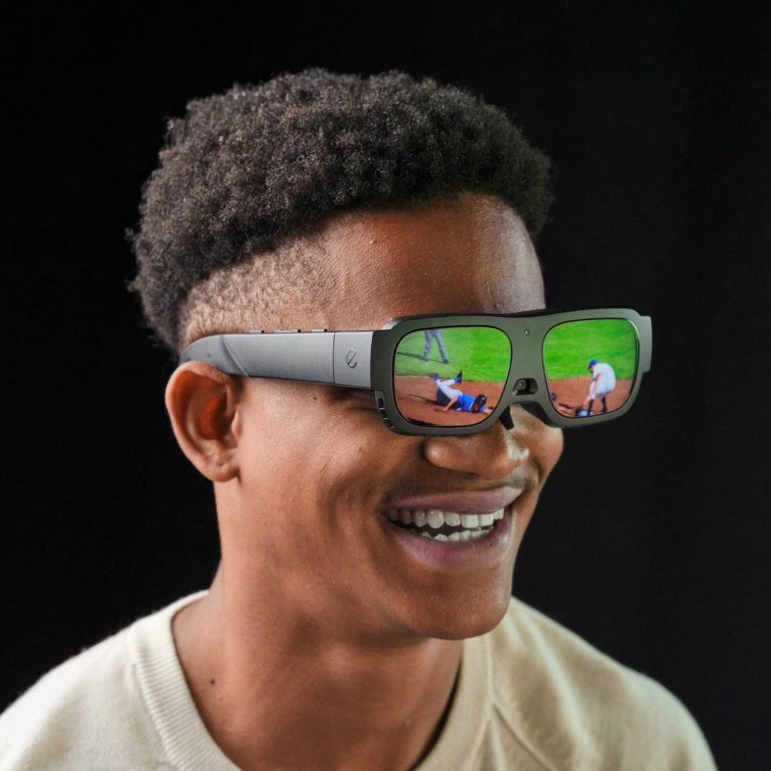 eSightEyewear's tweet photo. With eSight Go, people with central vision loss can start to do things they may have lost the ability to do - such as read, watch TV, recognize faces and more. Learn more: https://t.co/ZCauzmHeOY  

#eSight #eSightGo #LowVision #MacularDegeneration #AssistiveTechnology https://t.co/eOIAcQi2tq