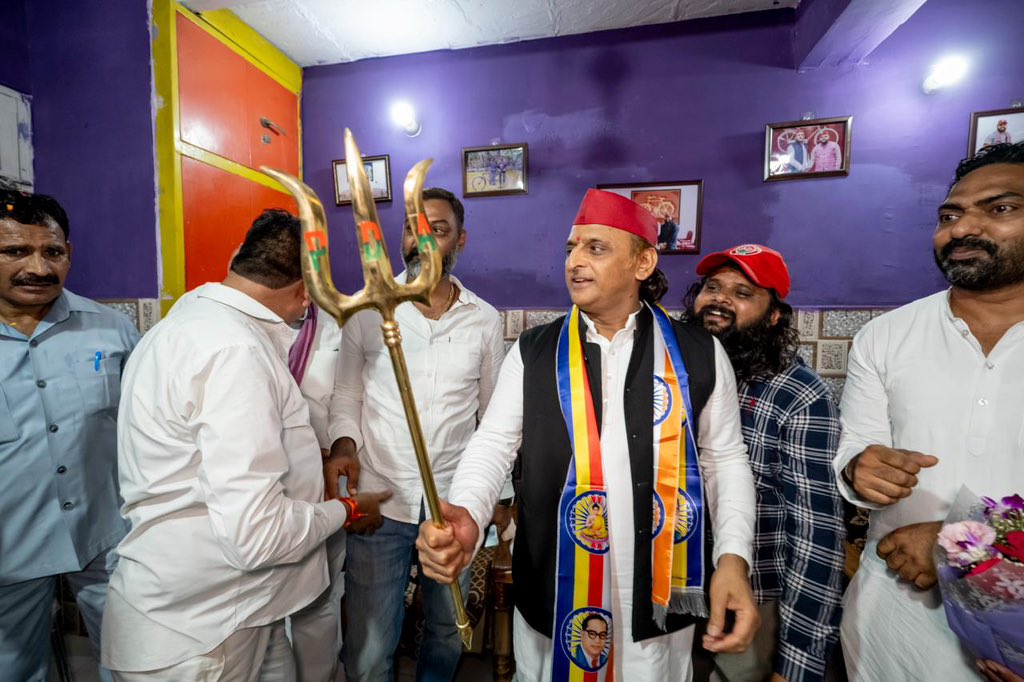 yadavakhilesh's tweet photo. https://t.co/7pSOI6HRzF