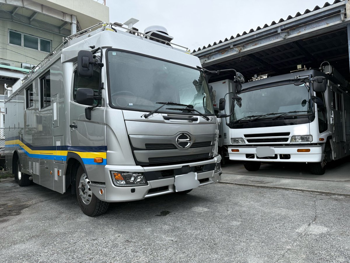 obvan's tweet photo. この週末は中継車の納車でございました！！
なんと2000km離れた沖縄県！
株式会社ナック・ビジュアル様（掲載許諾済み）に皆さん気になっていたあの子をお届けさせていただきました。
無事沖縄ナンバーとなり、これから手を加えられて実践配備となります！
楽しみですね！
ご活躍を祈念しております！ https://t.co/4IBiK7XDAs