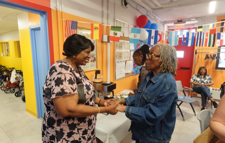 NYCAgingCommr's tweet photo. From wellness to community connection, Brooklyn OACs  showed out! 💜 Commissioner Dr. Lisa Scott-McKenzie visited RAICES Gowanus and Times Plaza OACs, highlighting spaces where older New Yorkers stay engaged, active, and connected. 🤝 https://t.co/nrz0GcOuYU