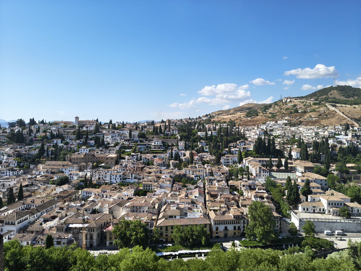 ob1_eru's tweet photo. Bueno, parece que no era mala idea visitar hoy a la tarde la Alhambra y perderse el fuuurgol, no? https://t.co/OmzOdy9rHJ