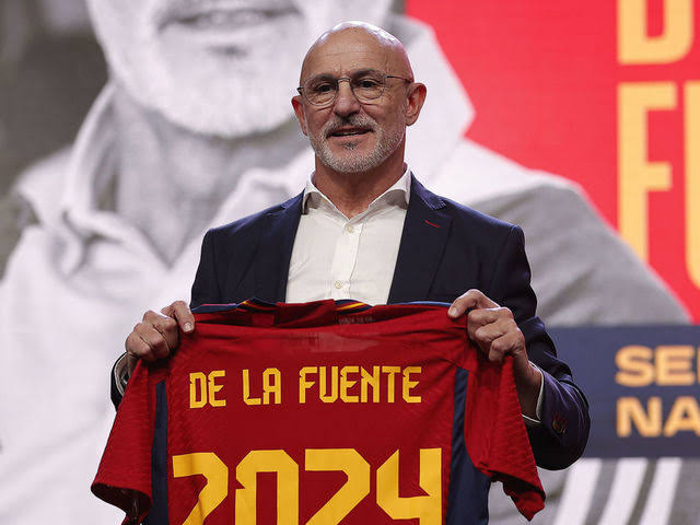 Aríbísálà tweet media