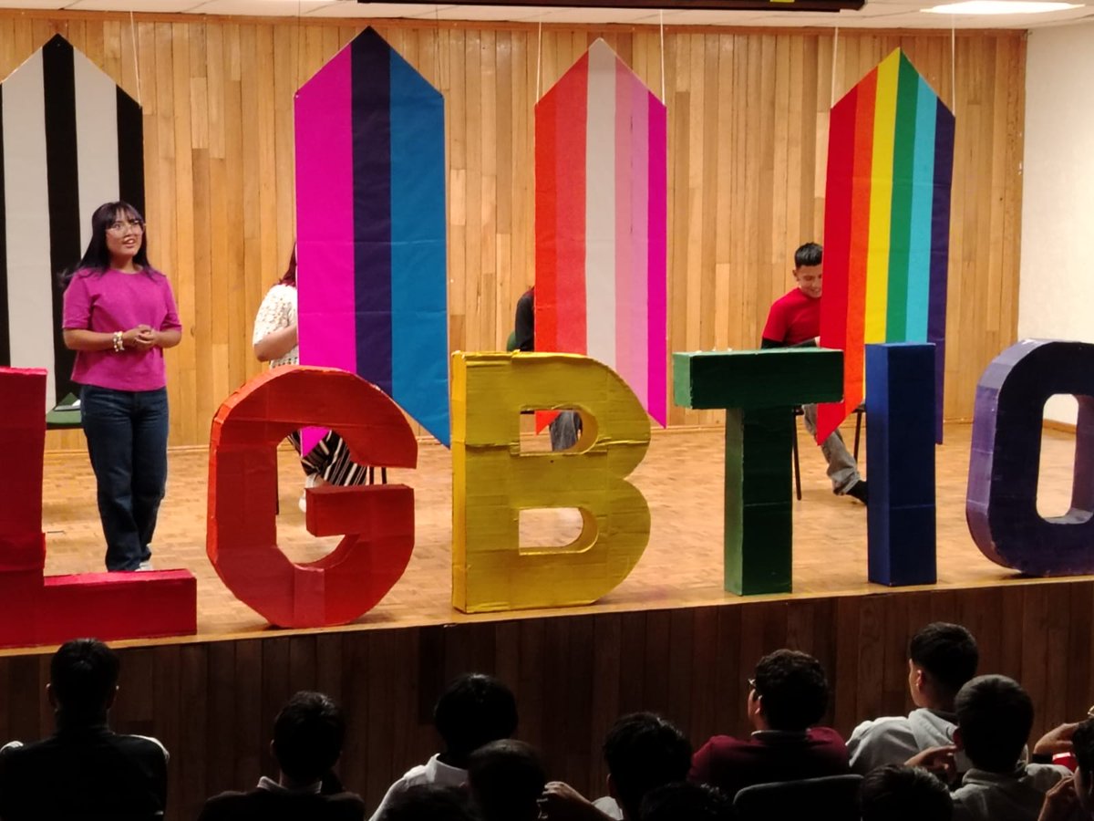 Conalep_Tulti's tweet photo. El arte también educa. Hoy, Lobos en Escena presenta Introspección, una obra que nos invita a reflexionar sobre quiénes somos, la libertad de ser y el valor de reconocer nuestra humanidad compartida. 🎭✨
#ApasionadamenteCONALEP #ElPoderDeServir https://t.co/gbO0X805Qm