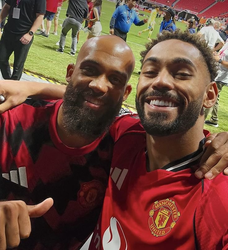 Real_Phlames's tweet photo. Whenever I talk about Amorim without bashing him or wishing him dead, a lot of Manchester United fans immediately label me an “Amorim fan” or “Amorimsexual.”😀😀😀
Just so everyone knows, the only thing I truly care about is the success and longterm growth of Manchester United. Players and coaches will come and go, but the club will always remain.
We shall never die. #GGMU #MUFC