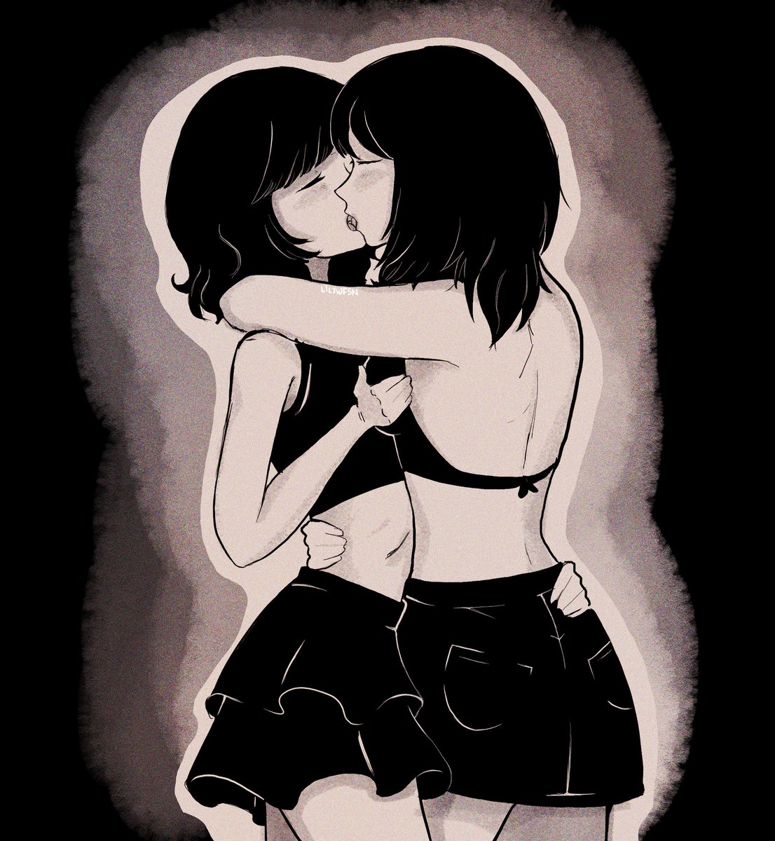 LILYWFSN's tweet photo. girls kissing https://t.co/LjWRMxEET1
