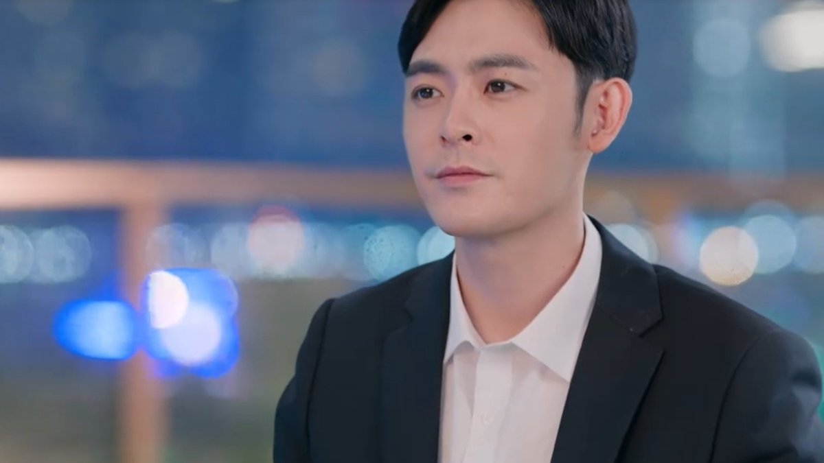 PnkFlamee's tweet photo. i'm glad we took care of the breakup in the first episode because #sorrynotsorry, but i'll most likely be skipping his scenes from now 😭😭 he looks so out of place, it breaks the immersion-

#LoveHasFireworks https://t.co/gxdiVI2BwN