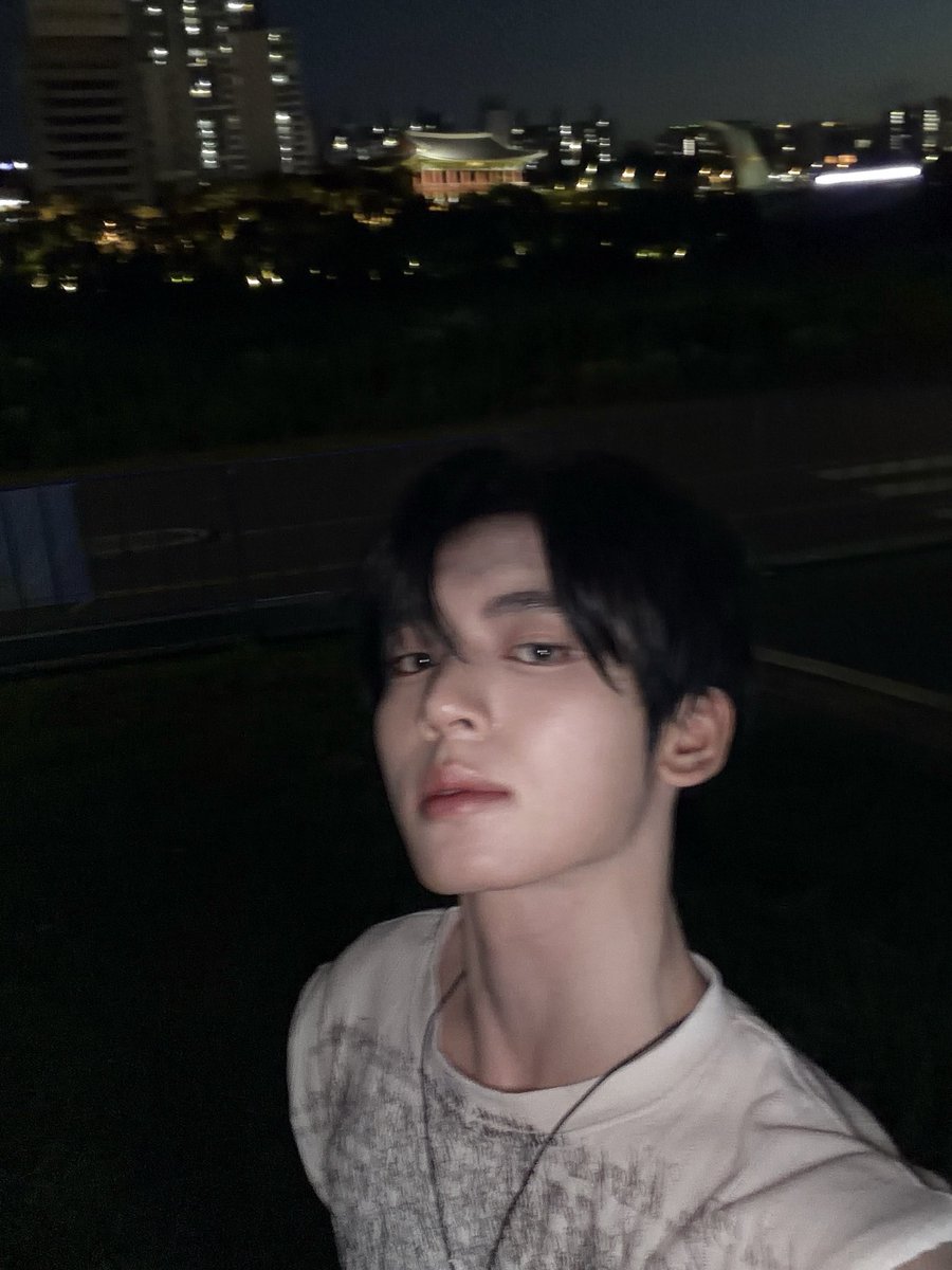 JJINNY320's tweet photo. 물복단 선정 흑발이 가장 잘 어울리는 남자아이돌 1위♡♡ https://t.co/NaxRfyNEvL