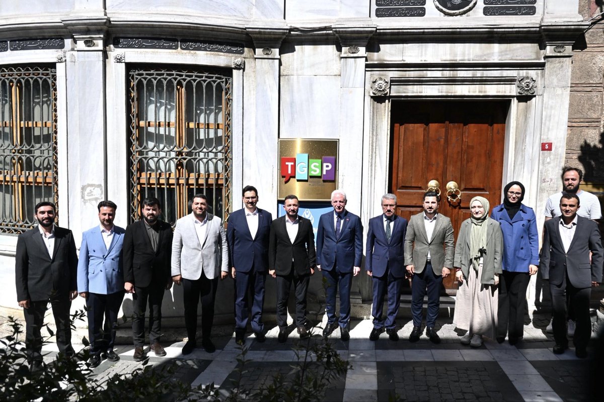 tgsptr's tweet photo. TGSP Genel Merkezimizde, İstanbul Valisi Sayın Davut Gül’ü ağırladık.

Nazik ziyaretleri ve gençlik çalışmalarına verdikleri destek için kendilerine teşekkür ediyoruz. https://t.co/86D7Cdxxcb