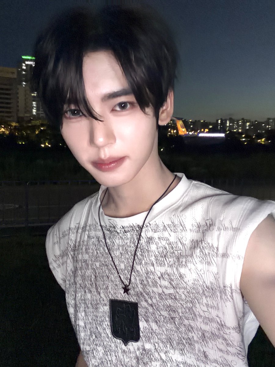 hyjtexts's tweet photo. 260615 🐰📸 22:53 kst https://t.co/weOnYwcH8H