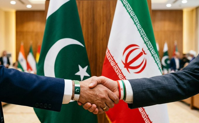 Gulf_Arab_Pak's tweet photo. 🚨🇵🇰🇮🇷 BREAKING: Pakistan and Iran are set to unlock a new era of economic cooperation, with a major trade deal expected once sanctions are lifted. 🤝💰📈

From diplomacy to development, the future looks promising! 🌍✨

⛽ Energy Cooperation
🚛 Cross-Border Trade
🏗️ Infrastructure Growth
📦 Regional Connectivity
💹 New Economic Opportunities

A stronger Pakistan–Iran partnership could reshape regional trade and boost prosperity across the region. 🦅🤝🦁

🔥 Neighbors. Partners. Prosperity.
