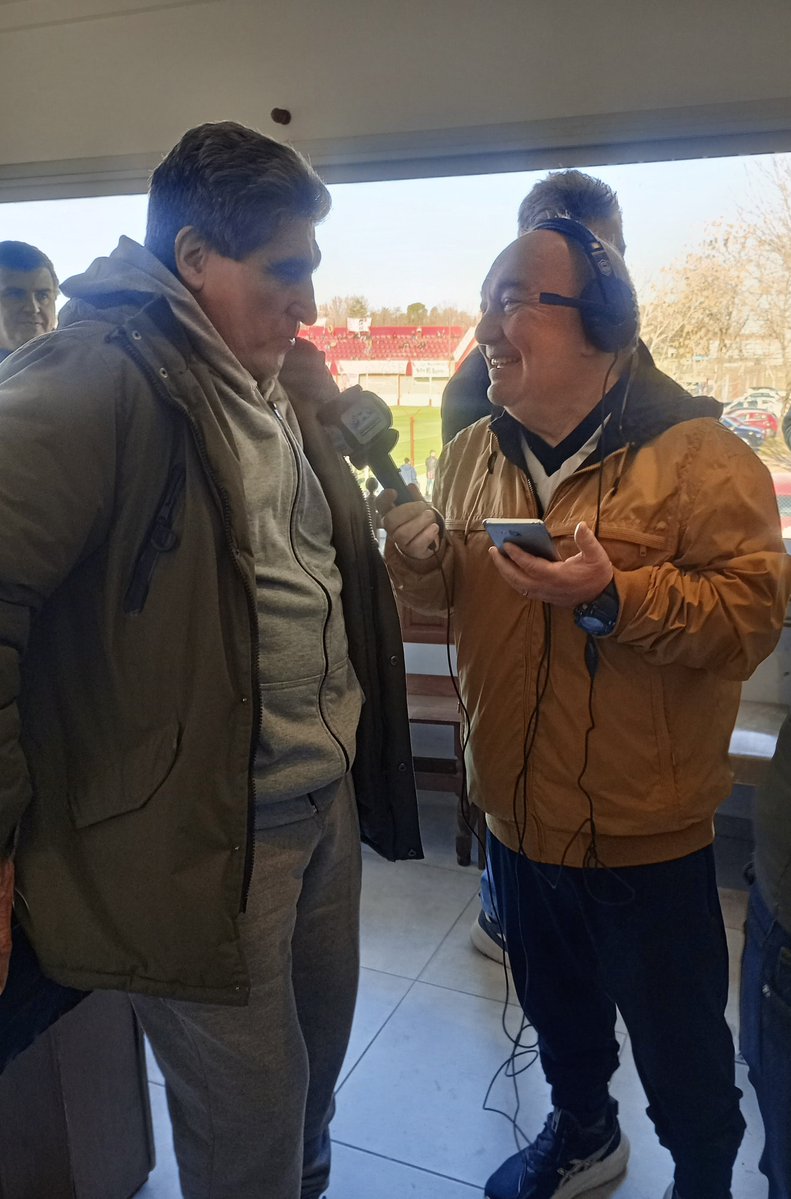 Audiodeportes's tweet photo. Se cumplen 35 años del ascenso de #Luján a Primera B (15-06-91). En la reválida ante Berazategui, en el global fue triunfo 4 a 1 (1 a 0 de local y 3 a 1 en el Norman Lee), con 3 goles de Pedro Nieva y 1 de José Luis Arce. Ayer charlamos con los protagonistas. https://t.co/ddE9p0AyLb