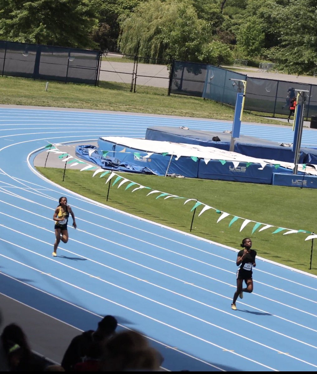 Samaya_CG's tweet photo. 📸 1st place finish during the 400M. 
Come from behind win After trailing the last 100M https://t.co/mbrI5BXd0C