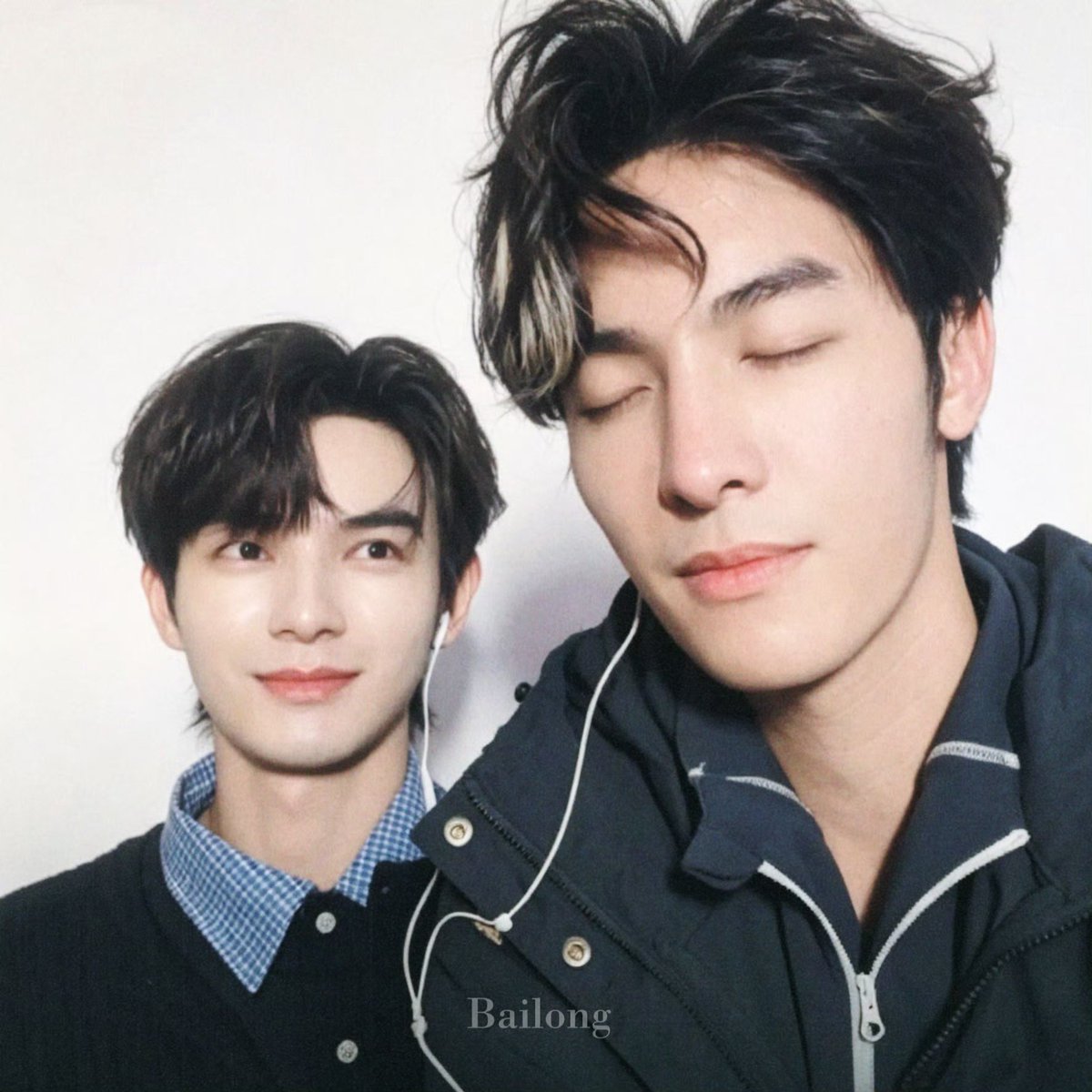 Komkit4565's tweet photo. เจาเจา,รู้น่ะว่าแอบมองอยู่🐶 https://t.co/5KcdiZX3Df