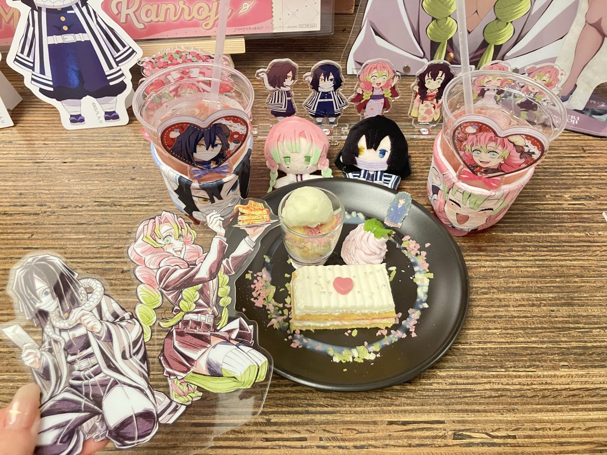 mini_stk1's tweet photo. 先日マイバースデーにゆるたんが🛸☕を当ててくれて蜜璃ちゃんと私の誕生日を一緒にお祝いしていただきました🎂🍡💕💕

ほんとに感謝してもしてもしきれないです🥹🙏💕幸せな思い出です🎞✨️

ゆるたん、当ててくれてほんとにありがとう🥹🙏 https://t.co/QcqnT0GUEh