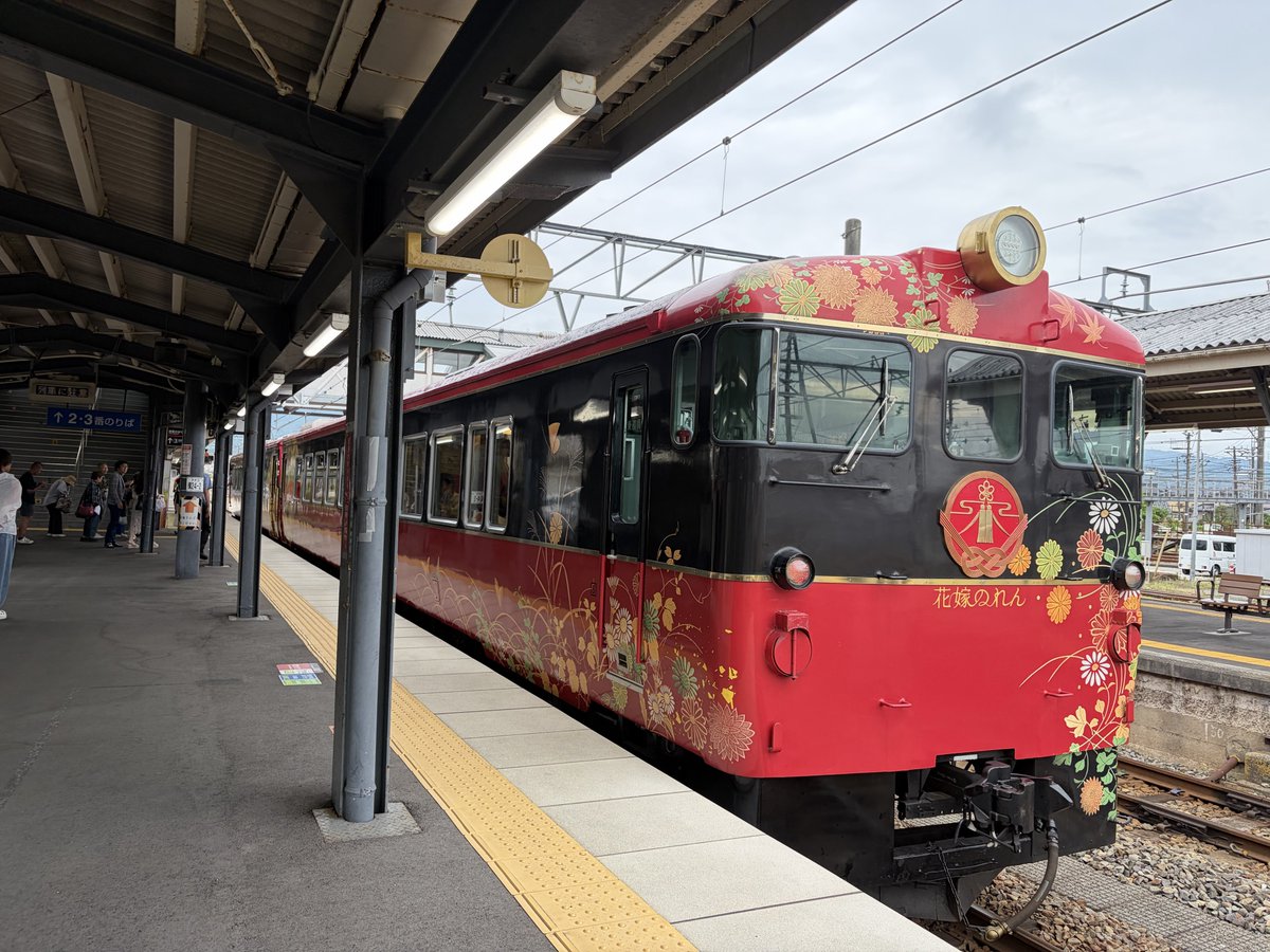 特急花嫁のれん。 石川県に唯一残るJRの気動車列車。