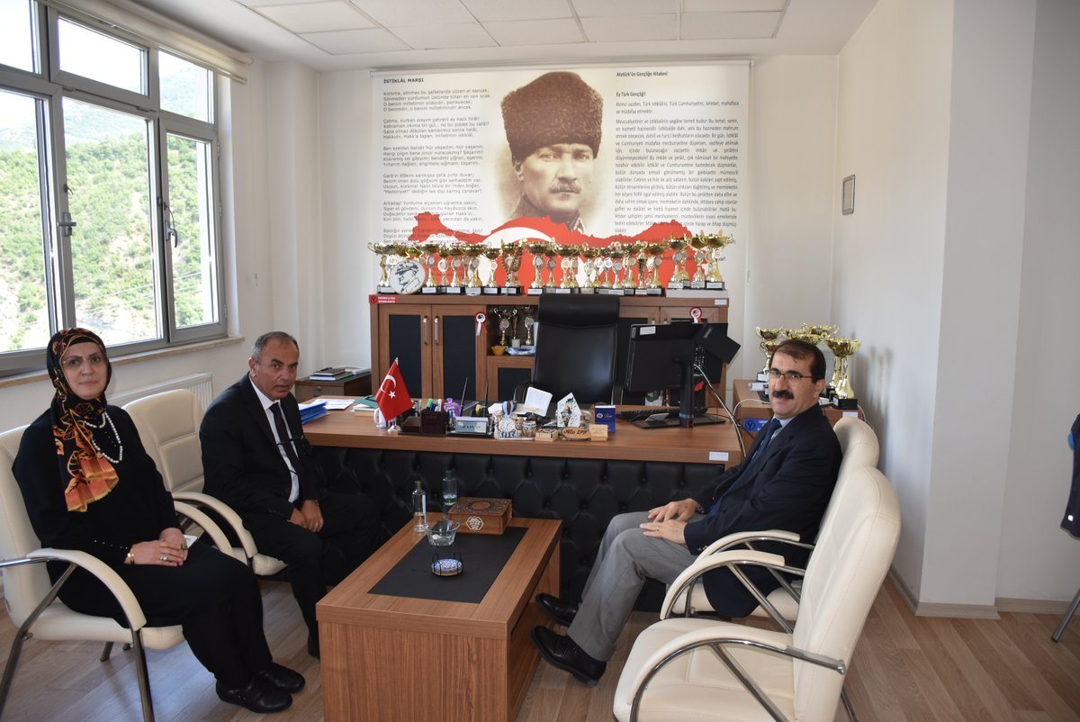 MemArtvin's tweet photo. ARTVİN SPOR LİSESİNE ZİYARET
@tcmeb @Yusuf__Tekin @artvinvaliligi @FahriAcar08 
https://t.co/Rd5dqMQtIT https://t.co/LRgX59oYu2