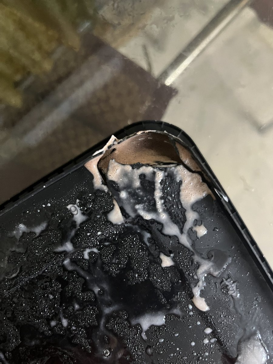 diva22t's tweet photo. @zeptocares do maintain some systems what type delivery?broken product.want exchange delivery boy call someone and gone https://t.co/oWcedXmVCX