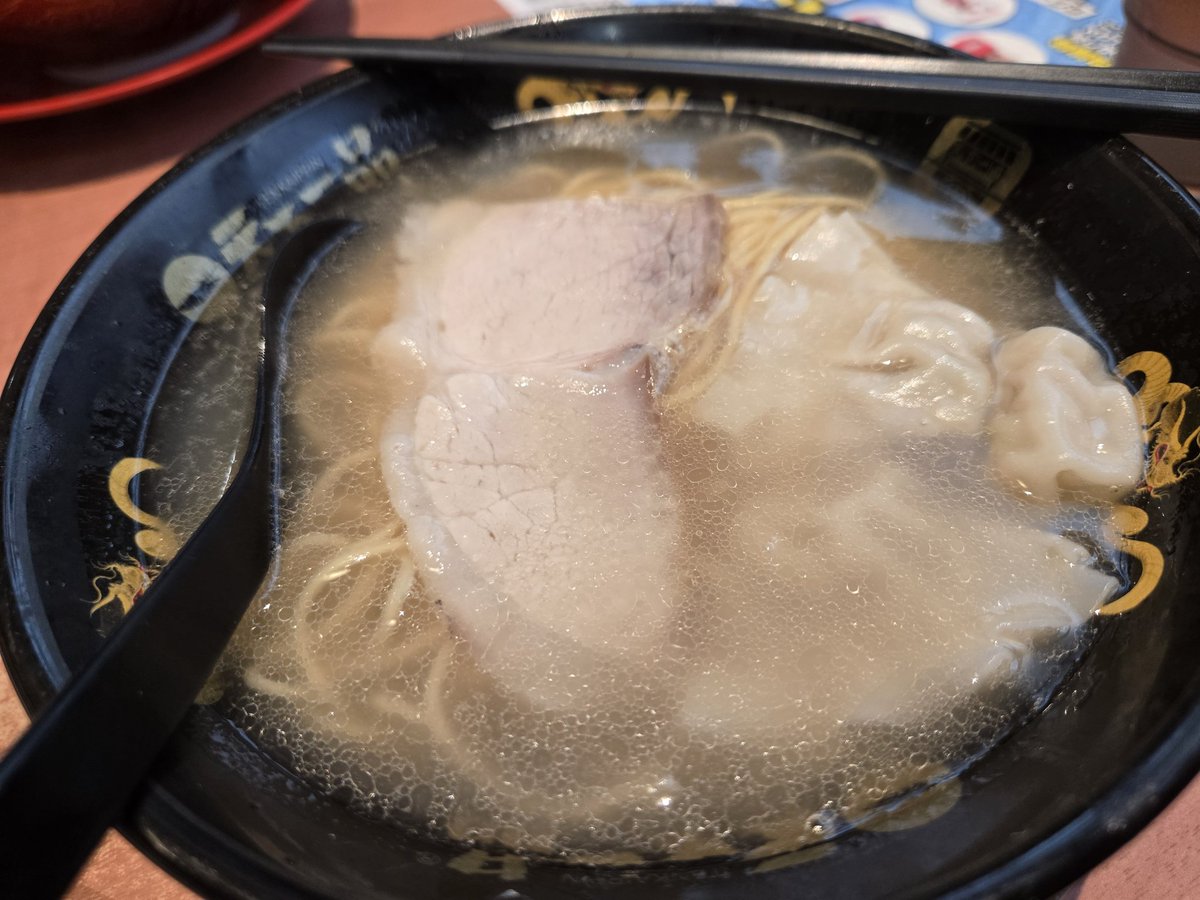 EtsuInu's tweet photo. 熱々の塩ラーメン🍜 https://t.co/o1Mb8dXUxa