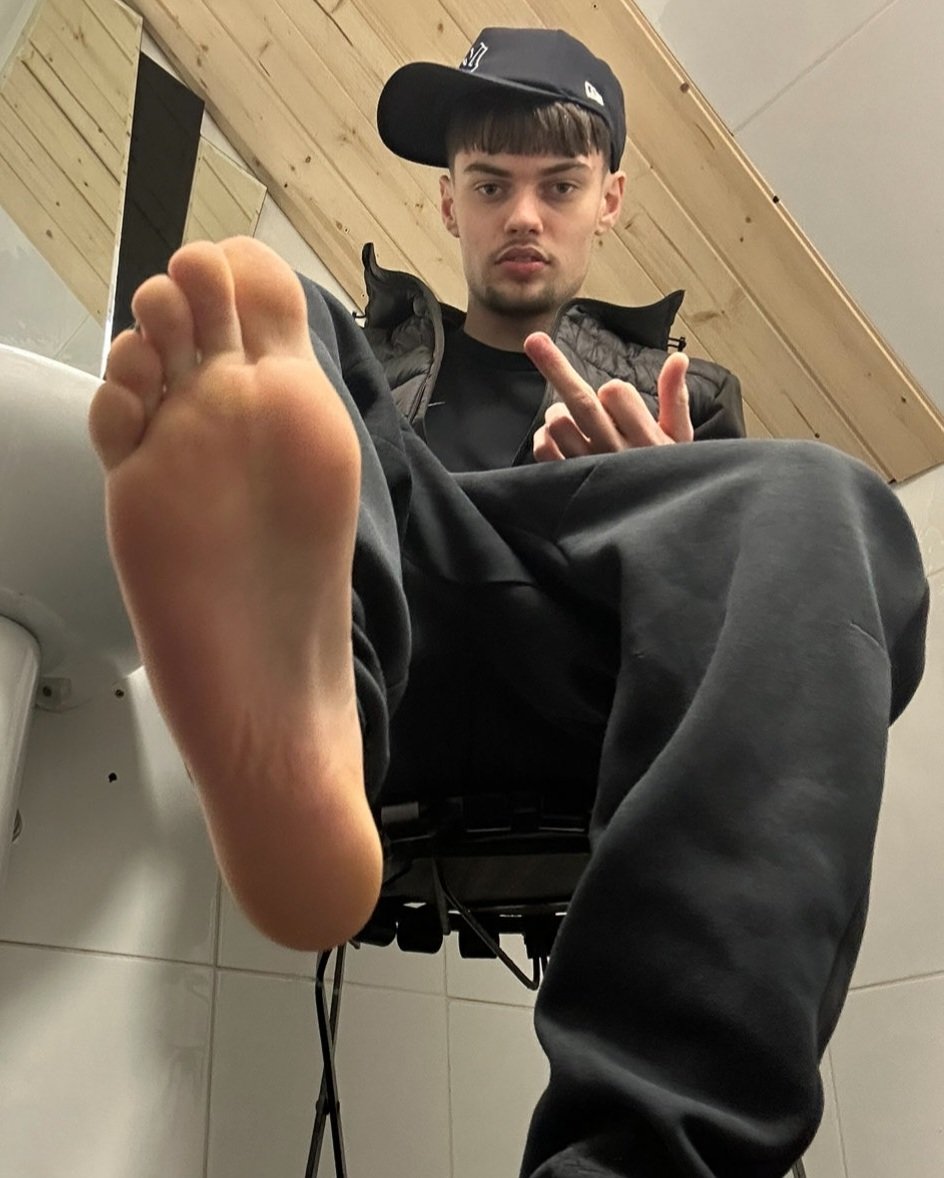 Ali 👣 𓃟 🏳️🌈 tweet media