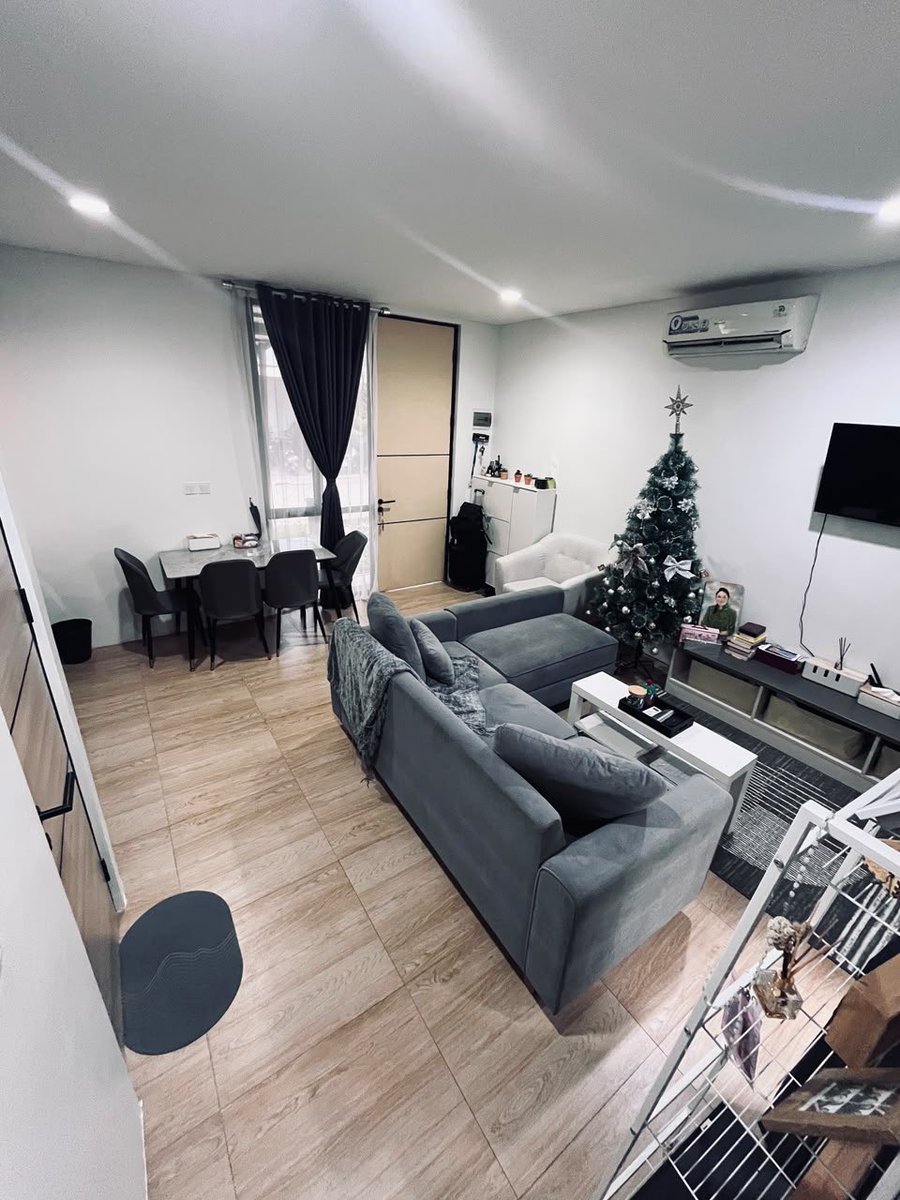 michaelnahem_25's tweet photo. Rumah SECOND di Cendana Cove Karawaci
Cluster premium di Central Karawaci
(Full Furnish) 🙌🏼

📐 Spesifikasi:
• 2 Kamar Tidur
• 2 Kamar Mandi
• LT 60 m² / LB ±55 m²
• Sudah renov &amp; siap huni
• Carport 1 Mobil+ kanopi
• Listrik 2200 Watt
💰 Take Over Di Bawah 600 Juta https://t.co/srvWqF8HO8