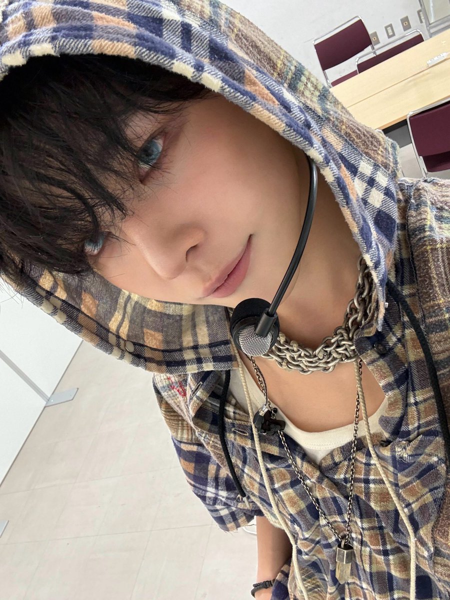 wenxism's tweet photo. my flirting message text + my bias ¡! https://t.co/vO6DXV0UyY