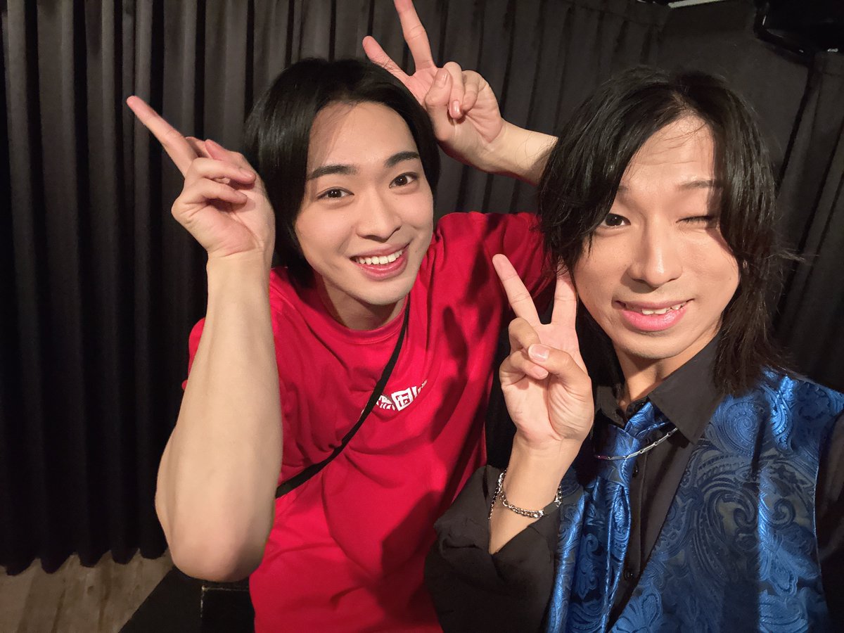 daiyahashimoto's tweet photo. #秋笛
本日もご来場頂き誠にありがとうございました！

劇団員やりきった！！本当に沢山の方に見て頂けて、考えて頂けて、愛して頂けて、幸せこの上無いです。

さて、明日はビジネスマンラスト。秋笛千穐楽。
最後まで悔いのないように。

チケットまだあるそうなので最後見届けて下さい！ https://t.co/UujntjB2KY