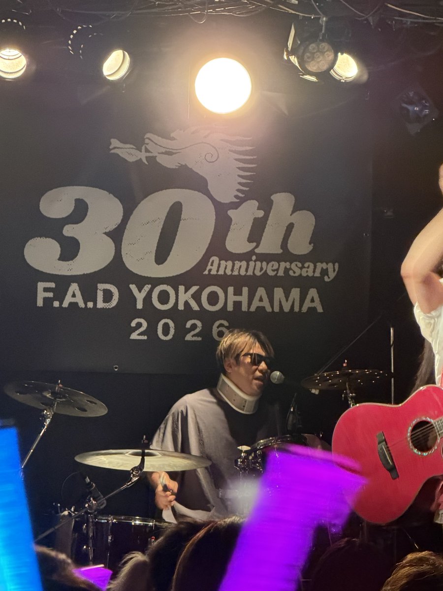 sd_rayla's tweet photo. 本編最後は「パイオツBABY」
思いっきし客席を煽るロンちゃんにペンライトやサイリウムが舞う舞う🪄

#好き好きロンちゃん
#おまけのまこたん
#まさかのマサカズ https://t.co/uPzh1FRbro