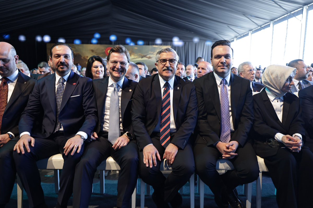 HuseyinYayman's tweet photo. 📍 Ankara Havalimanı

“Ankara Havalimanı’nın hizmete girmesiyle birlikte Esenboğa’nın hem hava yolu hem de kara yolu trafiğinde önemli bir rahatlama sağlanacaktır.”

Cumhurbaşkanımız Sayın Recep Tayyip Erdoğan’ın teşrifleriyle gerçekleştirilen Ankara Havalimanı ve Bağlantı Yolları Açılış Töreni’ne katıldık.

Yeni havalimanımızın ve bağlantı yollarının başkentimize, ülkemize ve milletimize hayırlı olmasını diliyoruz.