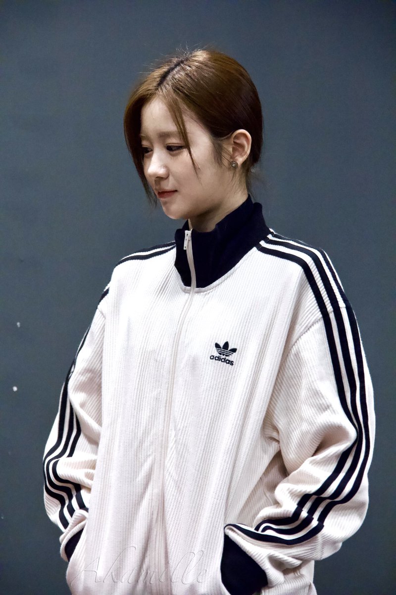 akami11e's tweet photo. 260606 million music

#우연 #WOOYEON #우아 #WOOAH https://t.co/A2XEErTfyv